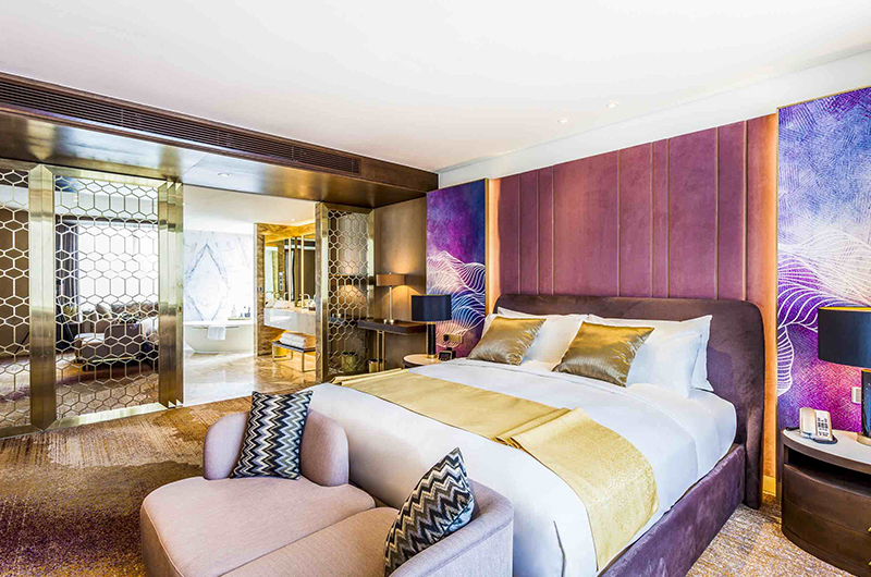 CROWNE PLAZA